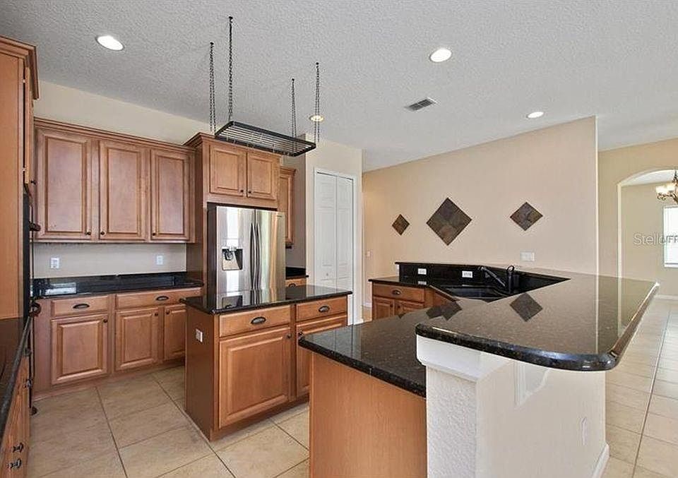 1st image of 3810 Shoreview Dr