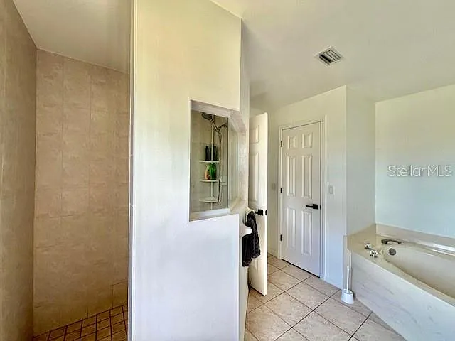 426 NW 37th Pl — Photo 27