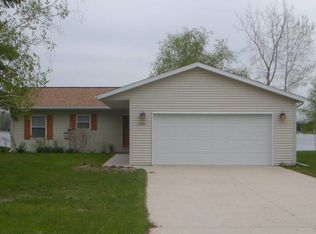 7298 Holiday Dr, Stanwood, MI 49346