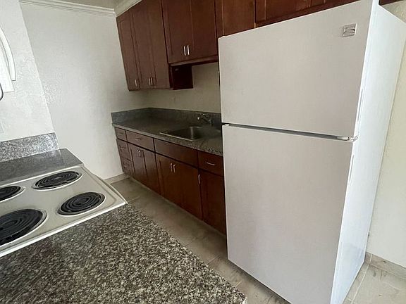 3rd image of 770 Northrup St #2