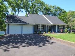 4 Burgundy Ln, Nesconset, NY 11767
