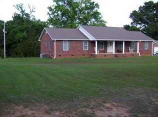 435 Captains Rd, Donalds, SC 29638