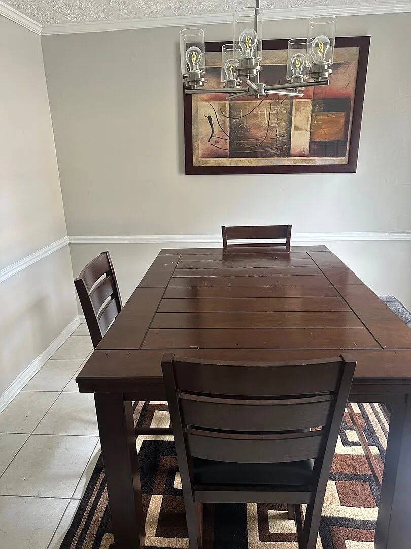 Beautiful 3 Bedroom home for short-term stay near Airport — Photo 2