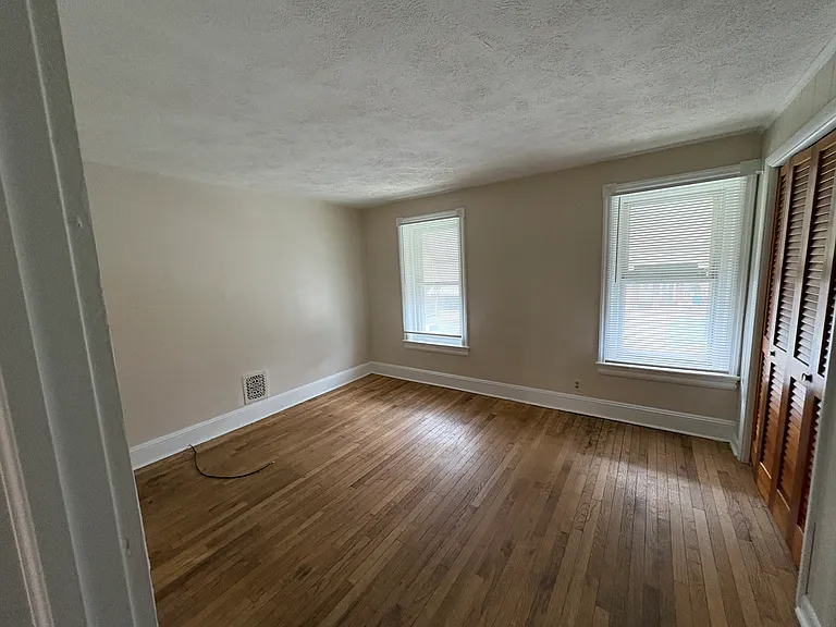 343 Charles St — Photo 13