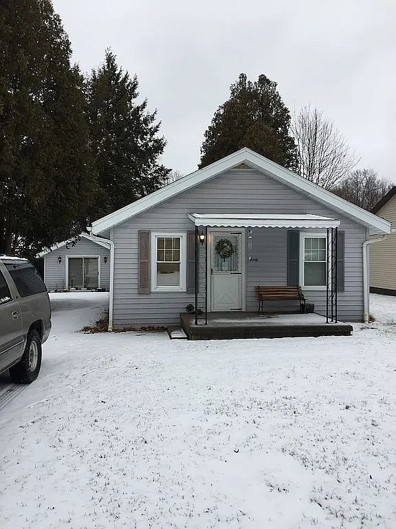 163 W Main St photo 1