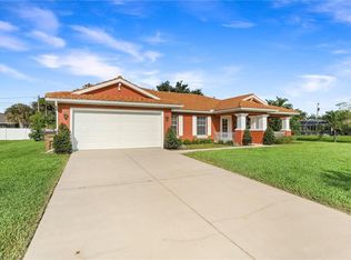702 SW 9th Ct, Cape Coral, FL 33991