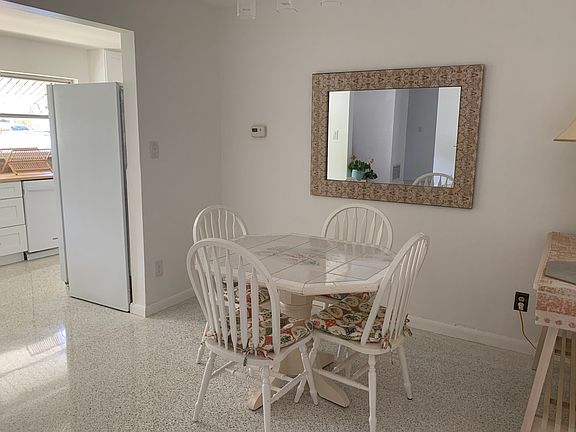 dining area near to kitchen