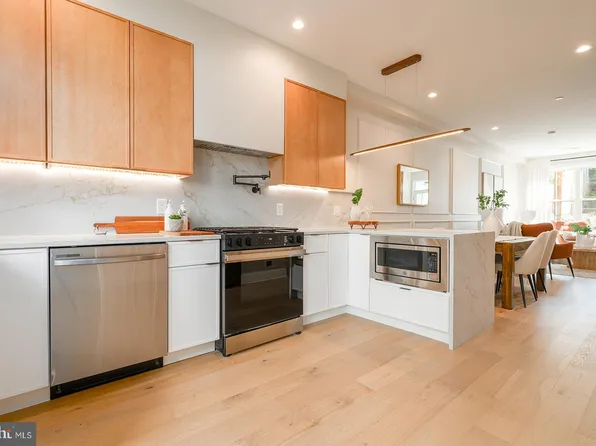 2302 E Gordon St, Philadelphia, PA 19125