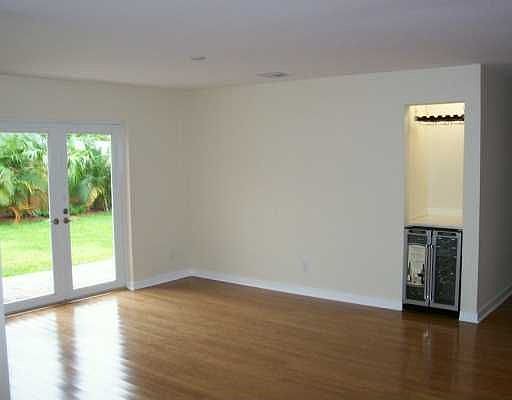 4th image of 1301 NE 35th St