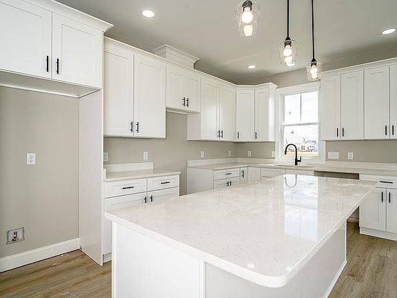 5th image of 10212 Dalmatian Dr
