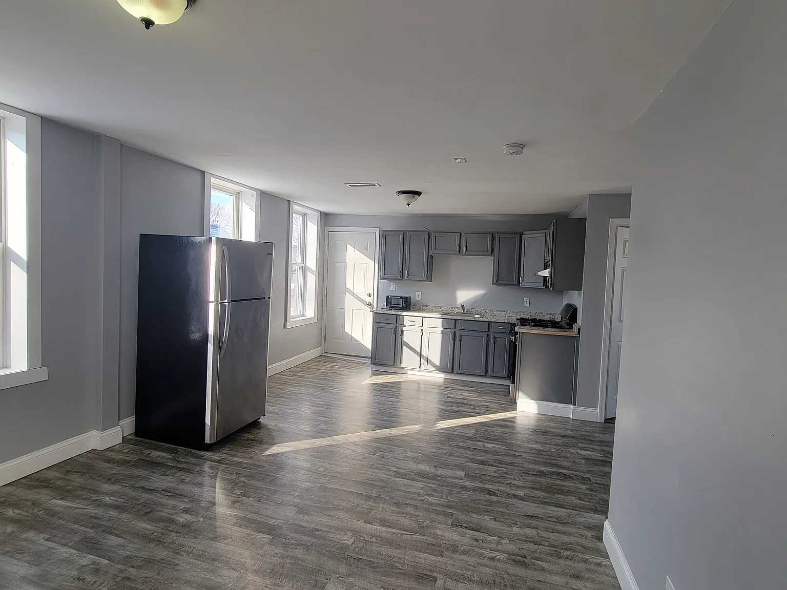 1 bed, $1,050 — Photo 1