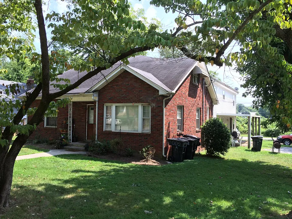 1002 Ewing Blvd #B