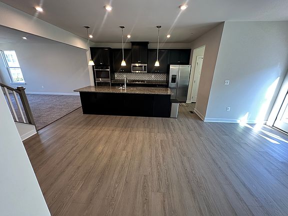 3rd image of 5516 Manor Park Dr