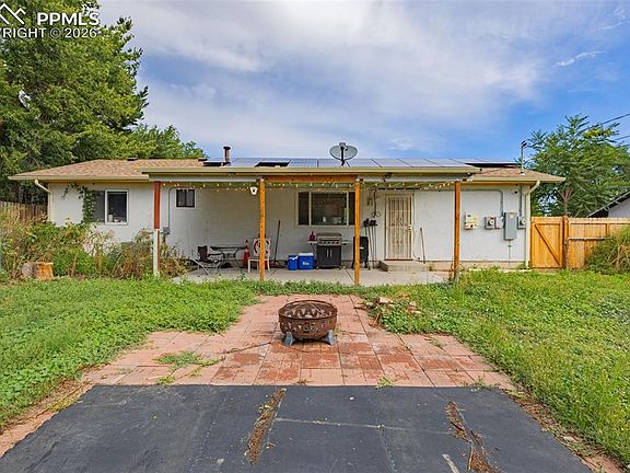 4th image of 3940 Hollybrook Ln