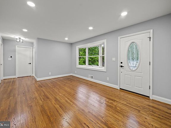3rd image of 8405 58th Ave