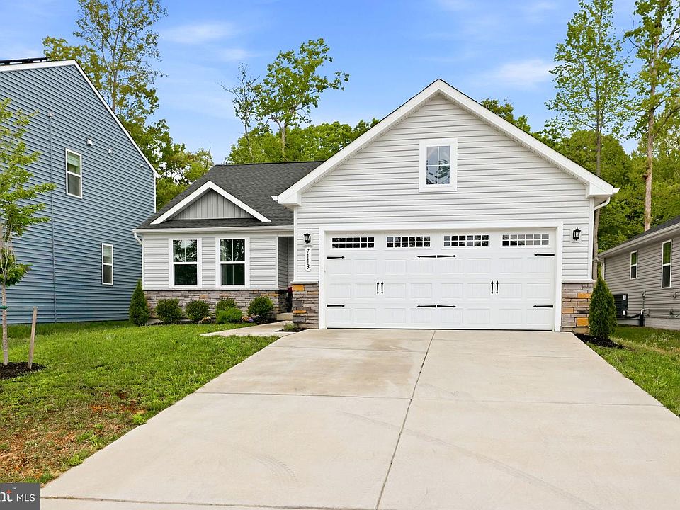 1st image of 7113 Iron Gall Ln