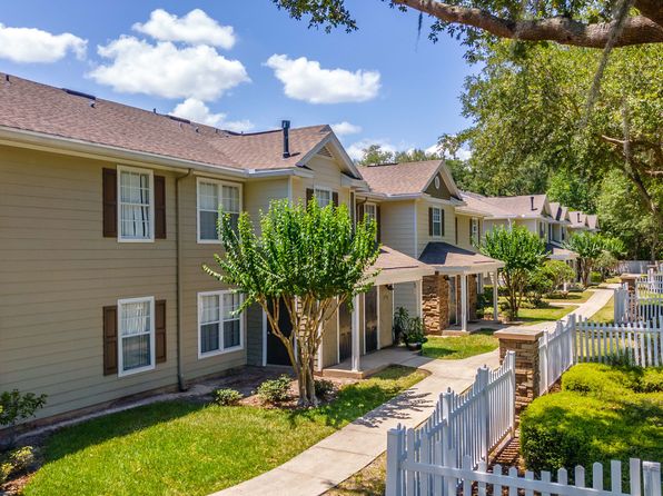 Lakeside Retreat at 27 | 1403 Old Harbor Blvd, Leesburg, FL