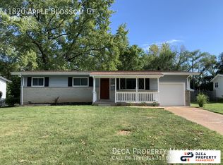 1820 Apple Blossom Ct, Florissant, MO 63031
