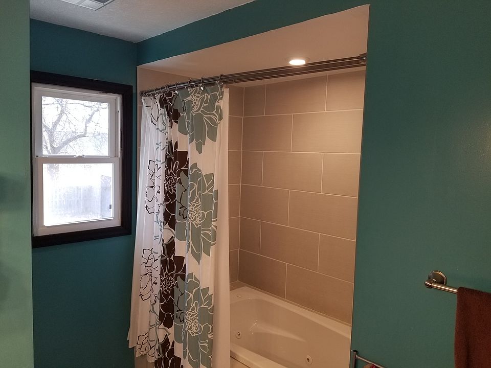 1st image of 318 Greenwood Ct