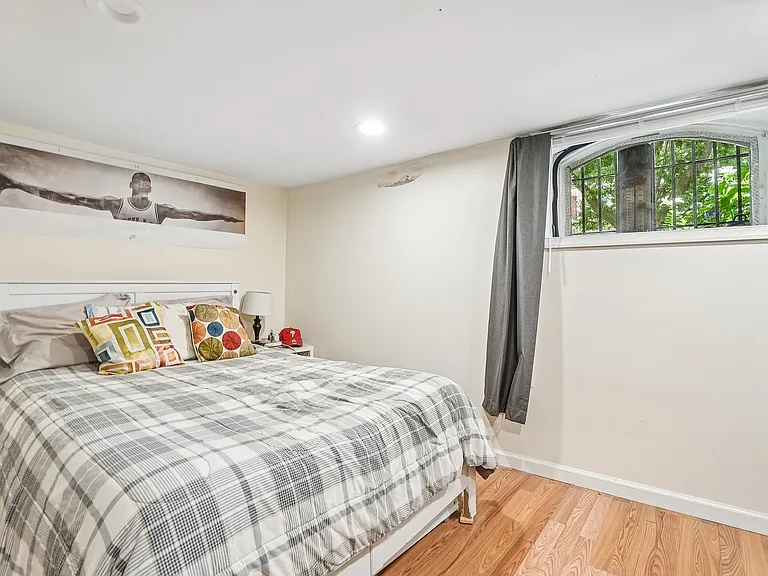 4646 Hazel Ave — Photo 41