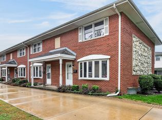 517 Barnsdale Rd APT A, La Grange Park, IL 60526