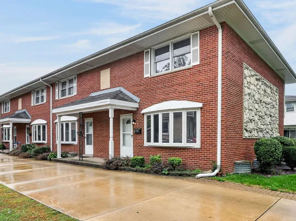 517 Barnsdale Rd APT A, La Grange Park, IL 60526