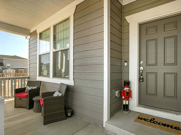 	Large covered front porch