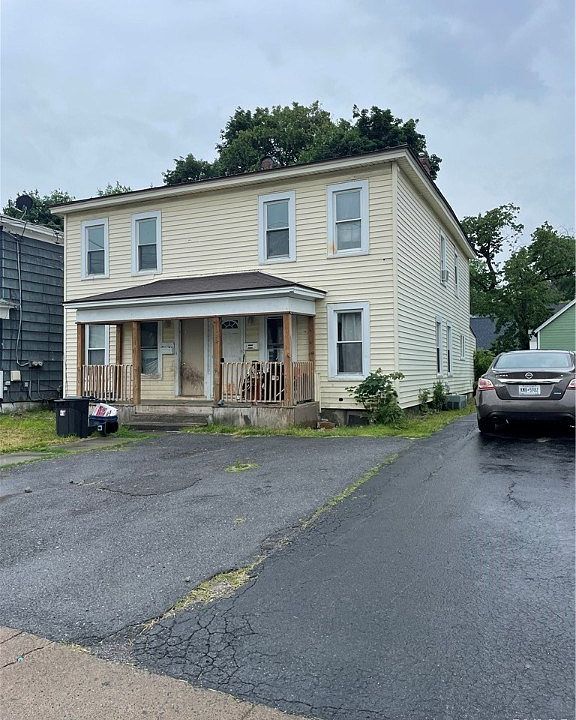 2nd image of 128 Caroline Ave