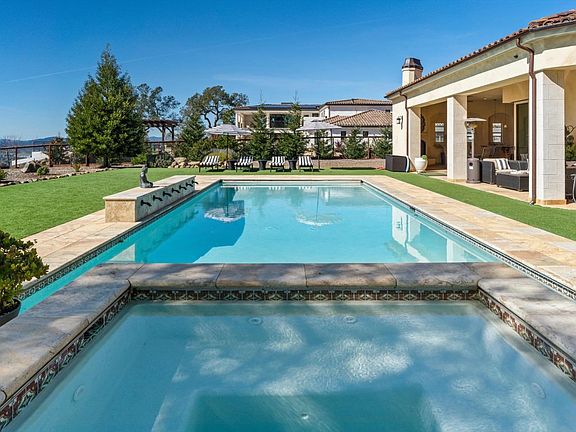 4th image of 3912 Flintridge Drive