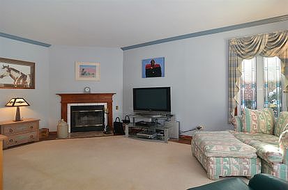3rd image of 6643 N Chicora Ave