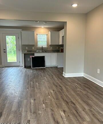 3rd image of 13509 Dee Ave