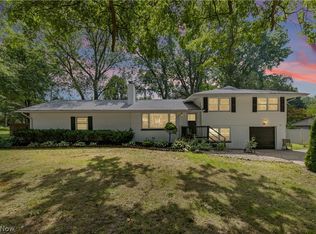 8308 Fairhill Dr NE, Warren, OH 44484