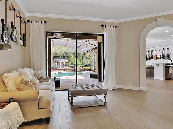 5th image of 9601 Woodbay Dr