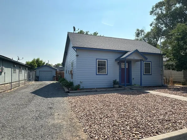 321 SE 8th St, Madras, OR 97741
