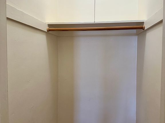 2nd image of 1341 Valencia St APT 31