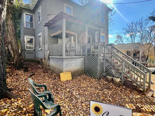 407 Carruthers St, Lexington, VA 24450