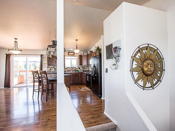 3rd image of 239 Lupine Dr