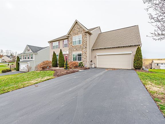 3rd image of 242 Rolling Hill Farm Dr