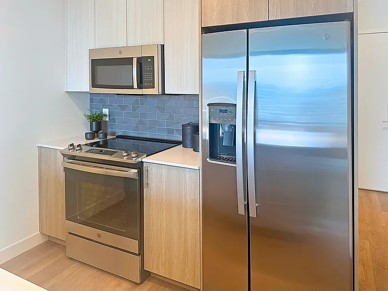 345 N Canal St #907 — Photo 2