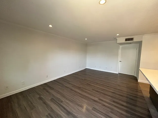 6337 Primrose Ave #9 — Photo 4