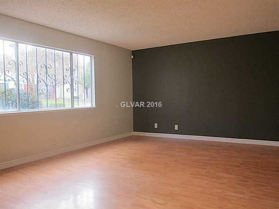 4th image of 544 Greenbriar Townhouse Way #42341