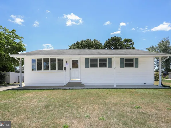 39 Bruce Dr, Deptford, NJ 08096