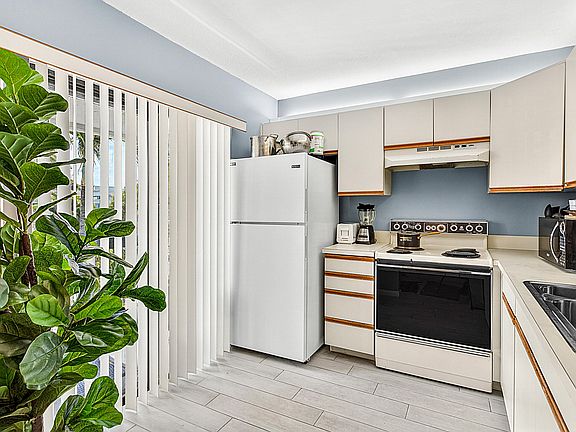5th image of 1405 S Federal Hwy APT 104