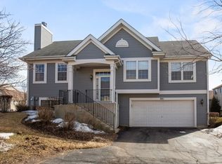 881 Clover Ln, Hampshire, IL 60140