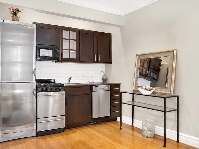 336 E 81st St #5C — Photo 2