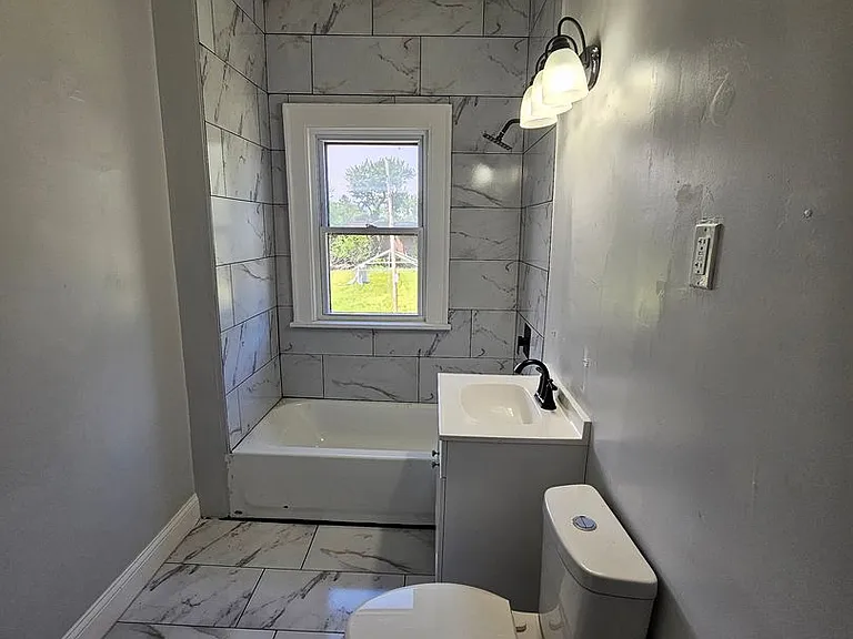 14201 Westropp Ave — Photo 28