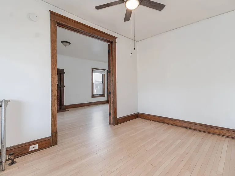 1110 Saint Paul St — Photo 14