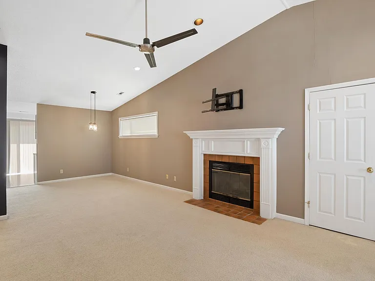 8920 Eager Rd — Photo 10