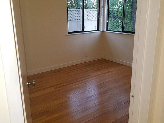 5th image of 368 Redwood Ave