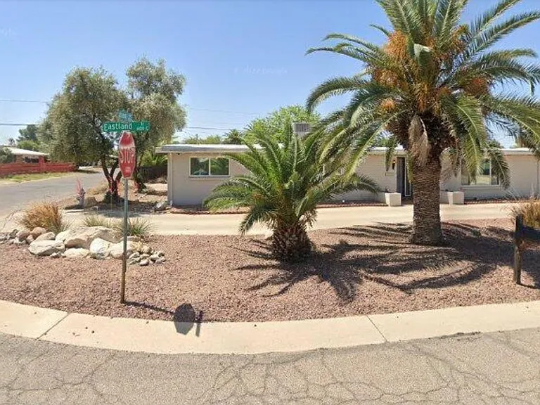 6042 E Eastland St — Photo 1